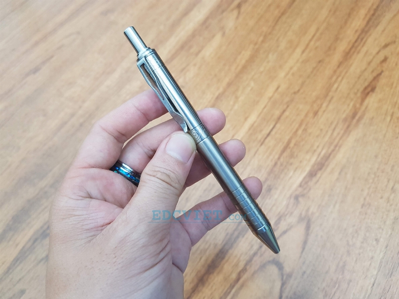 Bút titanium dạng bấm