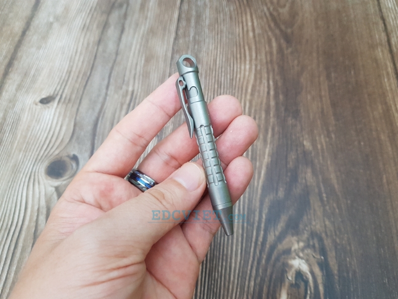 Bút titanium mini của Tacray